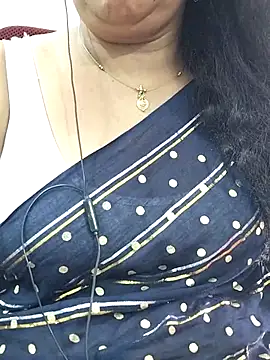 Snapshot of abinaya26 chatting on 10.23.25 abinaya26 online show from 10.23.25