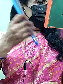 Snapshot of abinaya26 chatting on 10.24.25 abinaya26 online show from 10.24.25