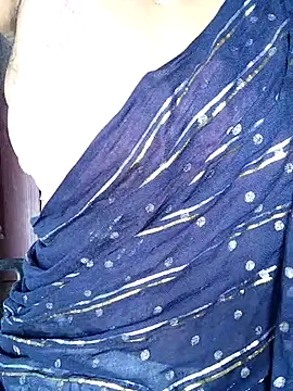 Snapshot of abinaya26 chatting on 10.25.25 abinaya26 online show from 10.25.25