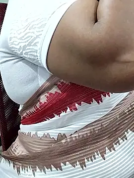 Snapshot of abinaya26 chatting on 10.31.25 abinaya26 online show from 10.31.25