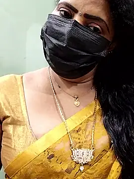 Snapshot of abinaya26 chatting on 11.04.25 abinaya26 online show from 11.04.25