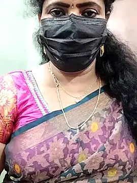 Snapshot of abinaya26 chatting on 11.04.25 abinaya26 online show from 11.04.25