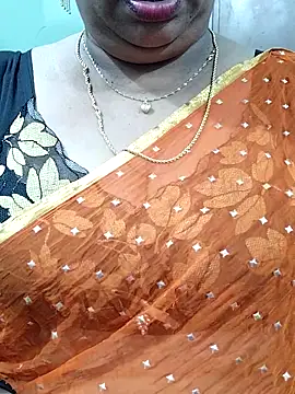 Snapshot of abinaya26 chatting on 11.05.25 abinaya26 online show from 11.05.25