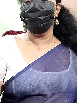 Snapshot of abinaya26 chatting on 11.18.25 abinaya26 online show from 11.18.25