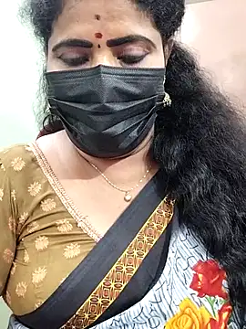 Snapshot of abinaya26 chatting on 11.21.25 abinaya26 online show from 11.21.25