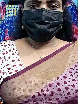 Snapshot of abinaya26 chatting on 11.25.25 abinaya26 online show from 11.25.25