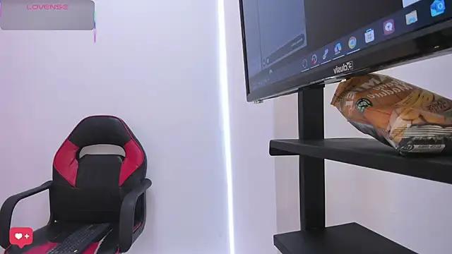 Bonniie 22 online show from 03.12.25