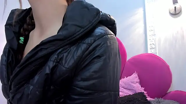 Bonniie 22 online show from 09.19.25