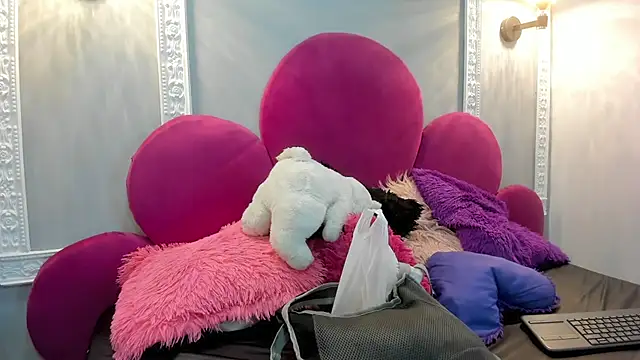 Bonniie 22 online show from 02.25.26