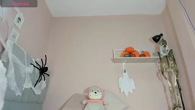 Snapshot of mary_cute9 chatting on 10.31.25 mary cute9 online show from 10.31.25