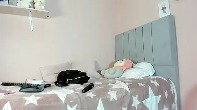 Snapshot of mary_cute9 chatting on 12.01.25 mary cute9 online show from 12.01.25