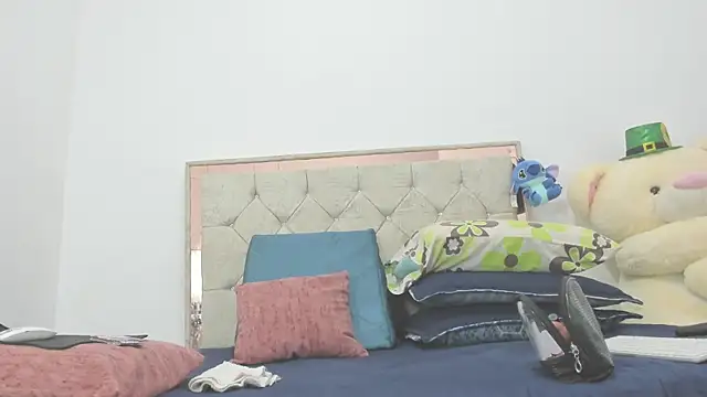 Snapshot of LunaaSweett chatting on 07.21.26 LunaaSweett online show from 07.21.26