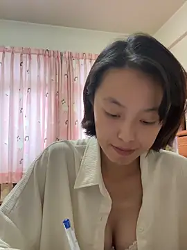 Snapshot of ladypaggy chatting on 12.14.25 ladypaggy online show from 12.14.25