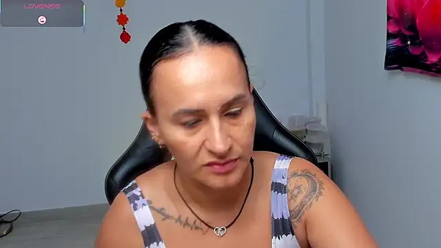 Sara Charmy online show from 05.17.26