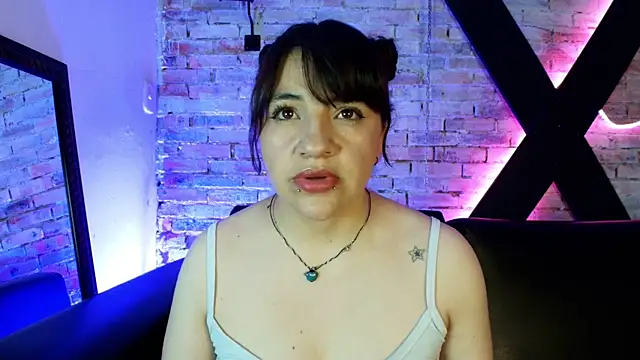 Snapshot of TaraTaylorr chatting on 03.16.25 TaraTaylorr online show from 03.16.25