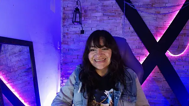 Snapshot of TaraTaylorr chatting on 03.22.25 TaraTaylorr online show from 03.22.25