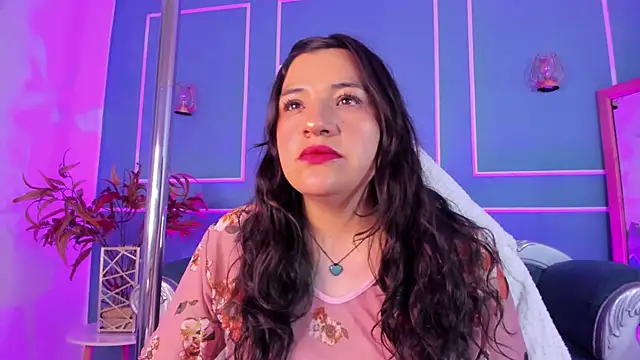 Snapshot of TaraTaylorr chatting on 09.14.25 TaraTaylorr online show from 09.14.25