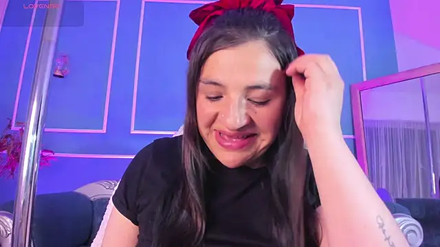 Snapshot of TaraTaylorr chatting on 09.25.25 TaraTaylorr online show from 09.25.25