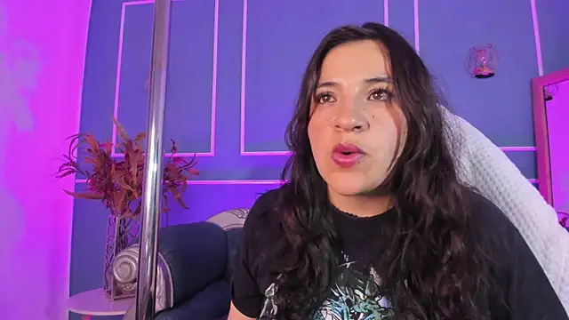 Snapshot of TaraTaylorr chatting on 10.01.25 TaraTaylorr online show from 10.01.25