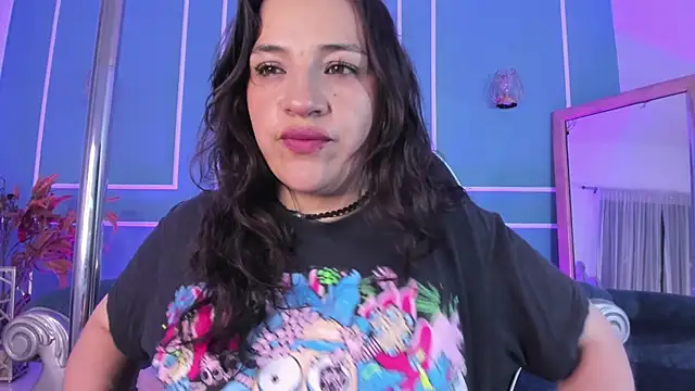 Snapshot of TaraTaylorr chatting on 10.10.25 TaraTaylorr online show from 10.10.25