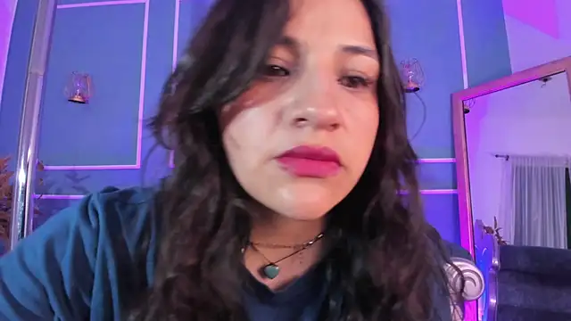 Snapshot of TaraTaylorr chatting on 10.12.25 TaraTaylorr online show from 10.12.25