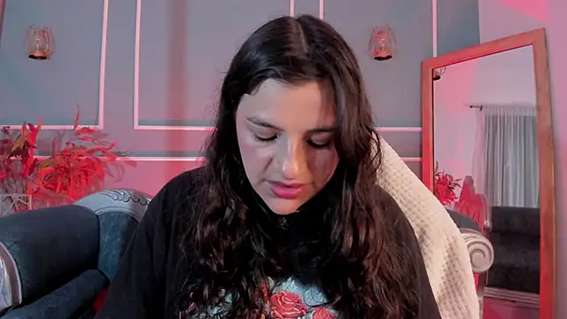 Snapshot of TaraTaylorr chatting on 11.02.25 TaraTaylorr online show from 11.02.25