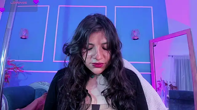 Snapshot of TaraTaylorr chatting on 11.05.25 TaraTaylorr online show from 11.05.25