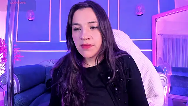 Snapshot of TaraTaylorr chatting on 11.22.25 TaraTaylorr online show from 11.22.25