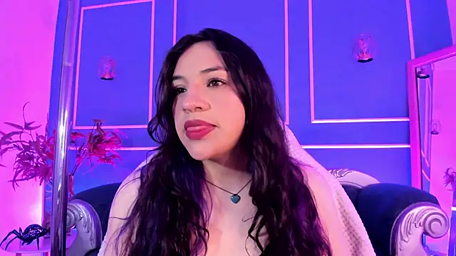 Snapshot of TaraTaylorr chatting on 12.14.25 TaraTaylorr online show from 12.14.25