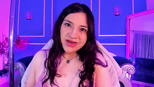 Snapshot of TaraTaylorr chatting on 12.16.25 TaraTaylorr online show from 12.16.25