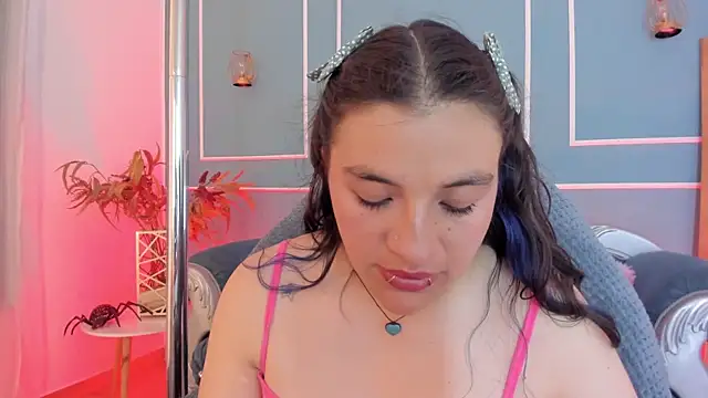Snapshot of TaraTaylorr chatting on 07.18.26 TaraTaylorr online show from 07.18.26