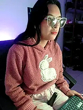 MiaStarts online show from 03.12.25