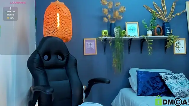 yessila parker online show from 10.18.25