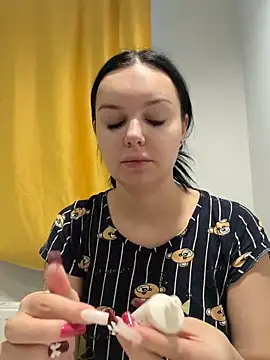 Miss Vic online show from 12.21.25