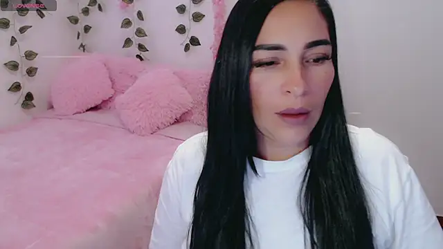 Snapshot of luna_lgomez_ chatting on 03.01.25 luna lgomez  online show from 03.01.25