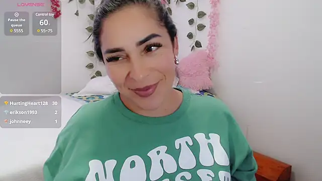 Snapshot of luna_lgomez_ chatting on 03.18.25 luna lgomez  online show from 03.18.25