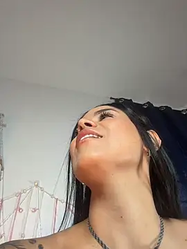 HotAlana  online show from 04.20.26