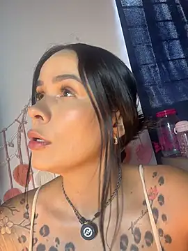 Snapshot of HotAlana_ chatting on 05.26.26 HotAlana online show from 05.26.26