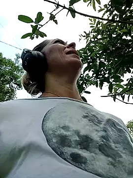 Sara Valkyri online show from 03.09.25