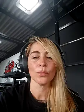 Sara Valkyri online show from 03.13.25