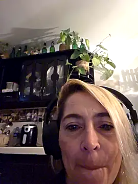 Sara Valkyri online show from 09.13.25