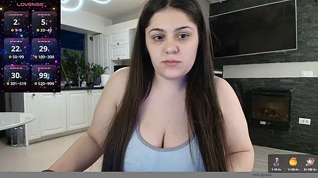 Snapshot of Layla- chatting on 02.23.25 Layla- online show from 02.23.25