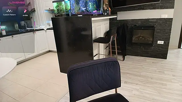 Snapshot of Layla- chatting on 11.19.25 Layla- online show from 11.19.25