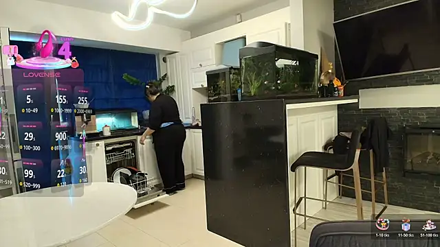 Snapshot of Layla- chatting on 11.26.25 Layla- online show from 11.26.25