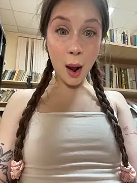 Snapshot of melicious_ chatting on 02.04.26 melicious online show from 02.04.26