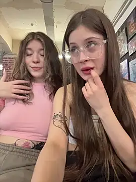 Snapshot of melicious_ chatting on 02.26.26 melicious online show from 02.26.26