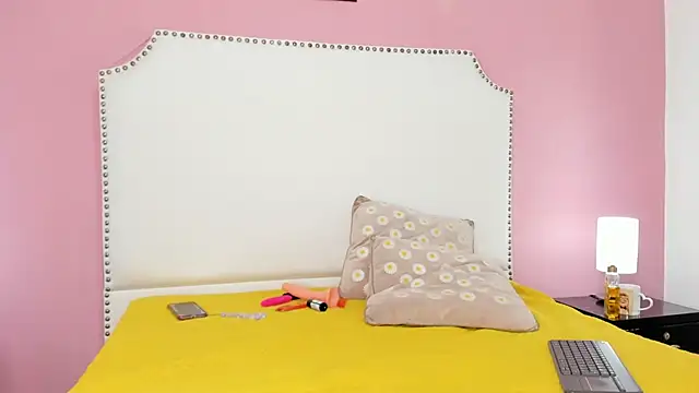 Snapshot of Emilly_wilson_ chatting on 03.09.25 Emilly wilson online show from 03.09.25