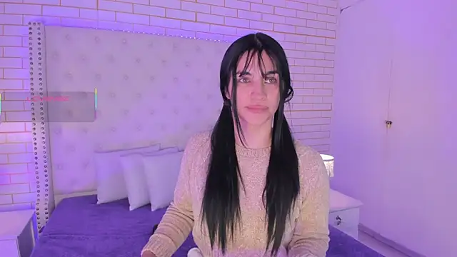 Snapshot of Emilly_wilson_ chatting on 10.21.25 Emilly wilson online show from 10.21.25