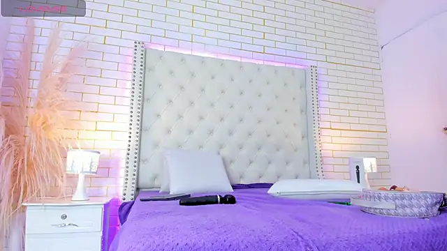 Snapshot of Emilly_wilson_ chatting on 12.03.25 Emilly wilson online show from 12.03.25