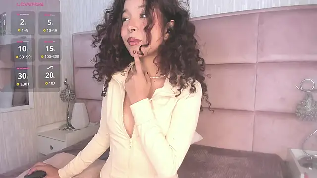 Snapshot of Marianna_Ray_ chatting on 09.30.25 Marianna Ray online show from 09.30.25